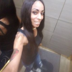 Meet your Posher, Nikki